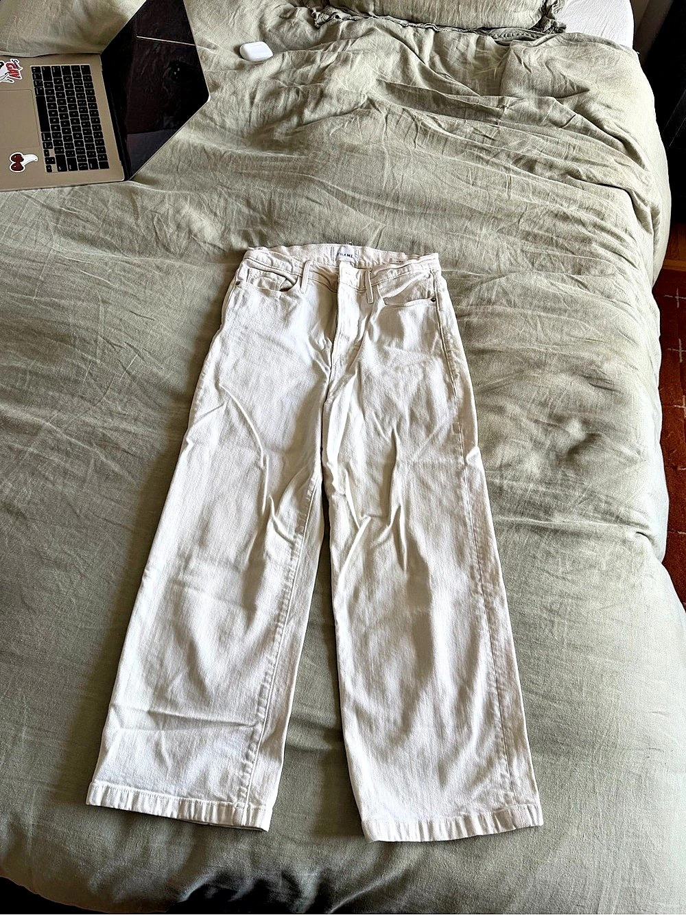 FRAME Ali Wide Crop Jeans Straight Leg Jeans in White Waist 28